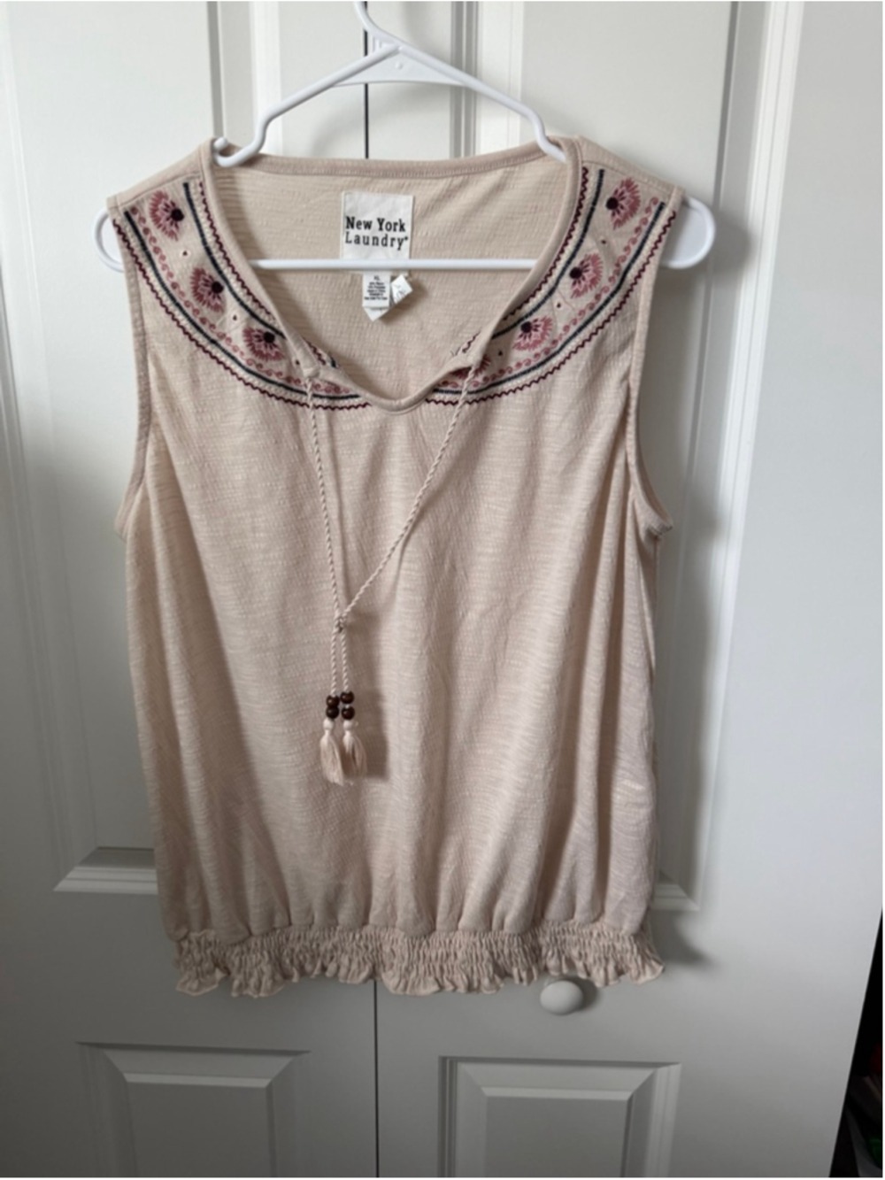 New York Laundry Beige Embroidered Tank Top XL EUC